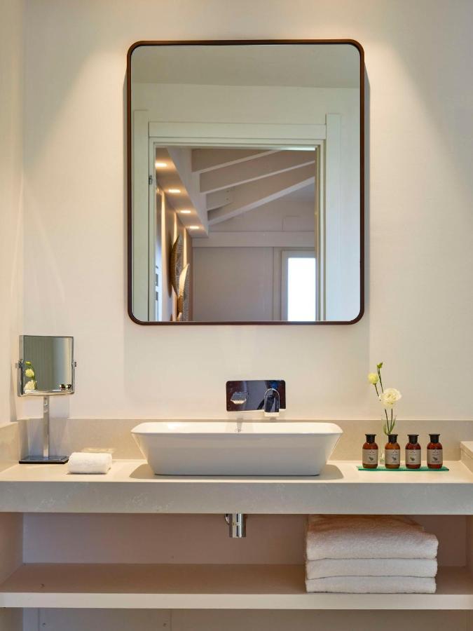 Deluxe King Room with Lagoon View,1498523683:JPEG